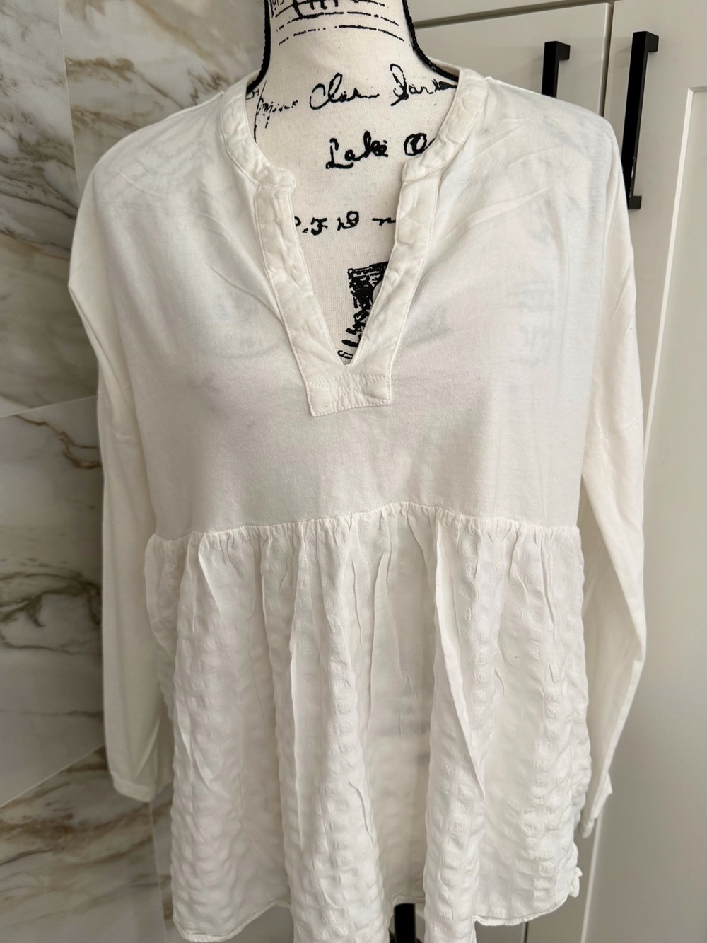Women’s PILCRO White Peasant Baby Doll Blouse with Textured  Oversized